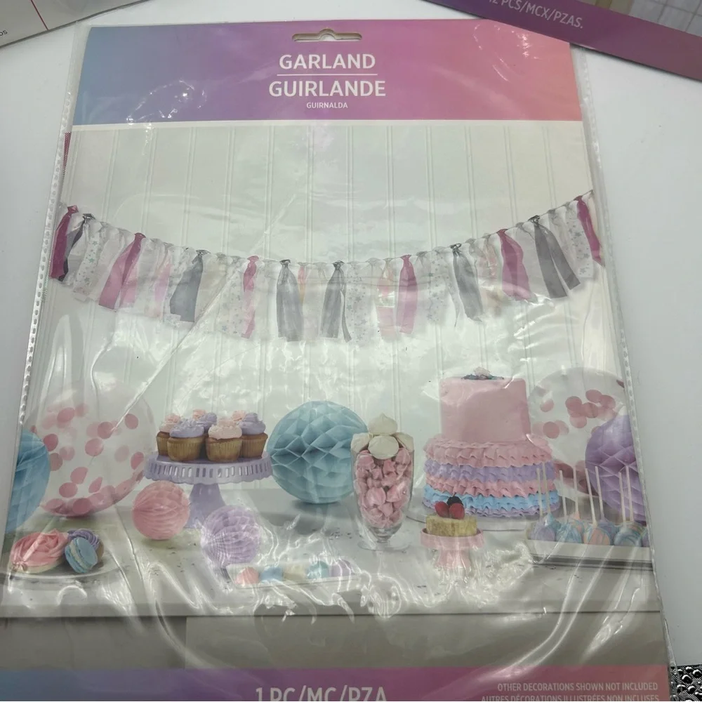 Unicorn Party Decoration Set‎ - Multicolor. More unicorn decorations in closet